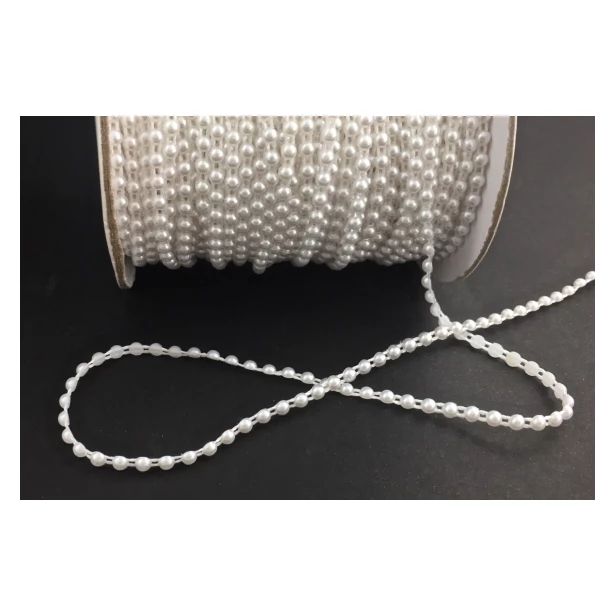Łańcuszek plastikowy sznur półperełek średnica perełek 4 mm - 2metry