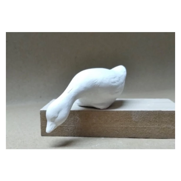 Gipsowe zwierzątko wielkanocne - gąska pijąca wodę 3x7cm
