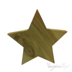 Gwiazdka wykonana z drewna o grubości 2 cm.,  wys. 17,5 cm